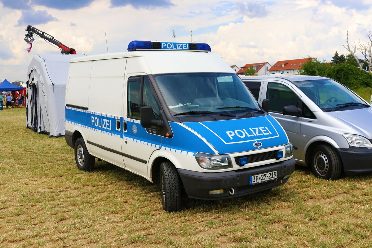Bundespolizei Ford Transit am 08.06.23 auf dem Hessentag in Pfungstadt