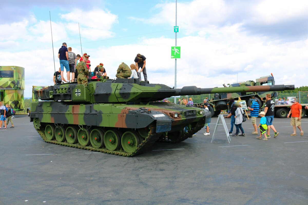 Bundeswehr Leopard A7 Kampfpanzer am 16.07.22 beim ADAC Truck Grand Prix auf dem Nürburgring