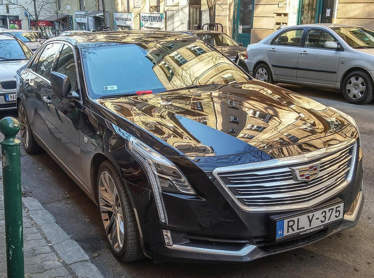 Cadillac CT6, gesehen in Budapest, Januar, 2020.