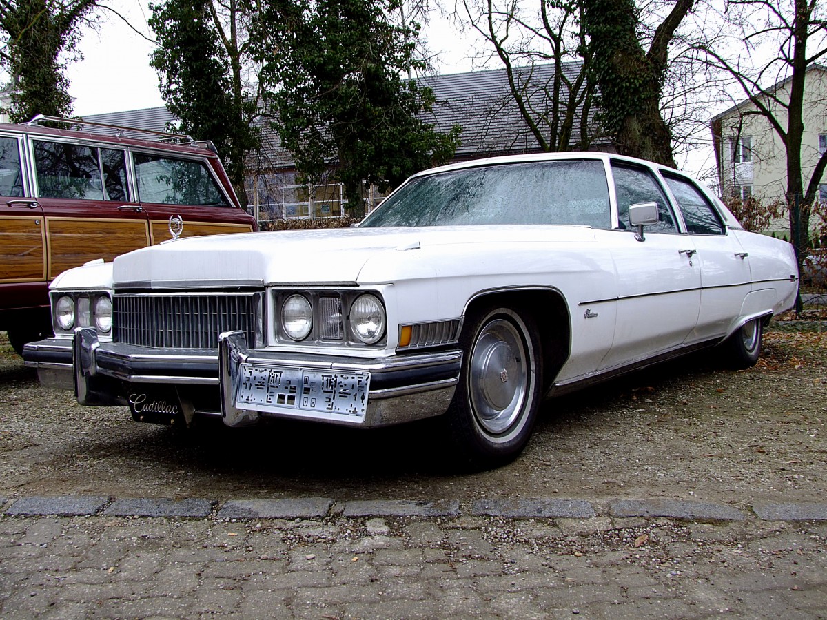 CADILLAC Fleetwood, steht fr den neuen Besitzer schon bereit; 130407