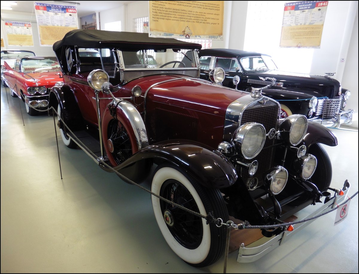 Cadillac La Salle 303 Dual Cowl Phaeton(1928)am Museum der amerikanischen historischen Autos JK Classics in Lužná u Rakovníka im 4.7.2018. (Al Capone)