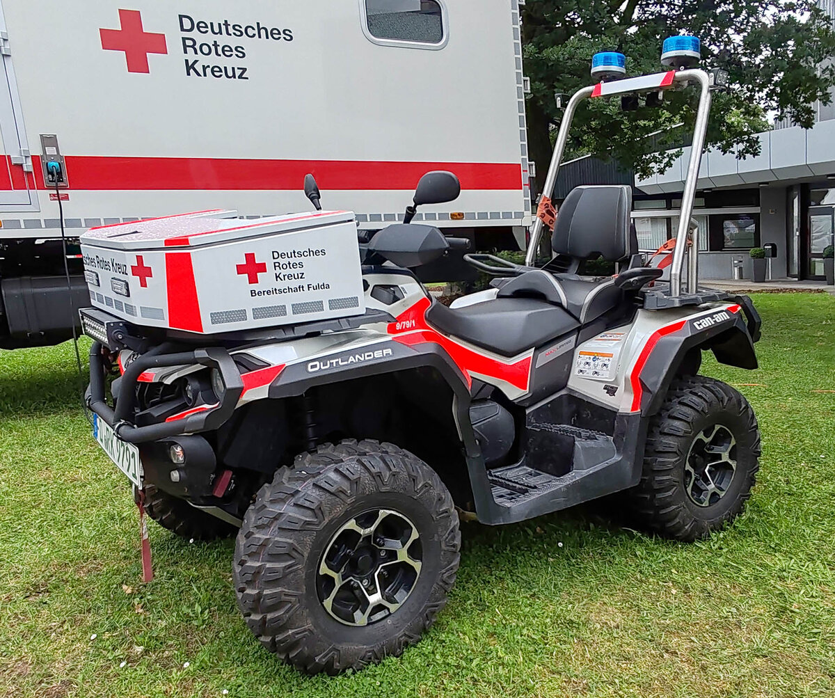 =Can-Am Qutlander, als Einsatzfahrzeug des DRK Fulda, ausgestellt beim Hessentag in Fulda, 06-2026