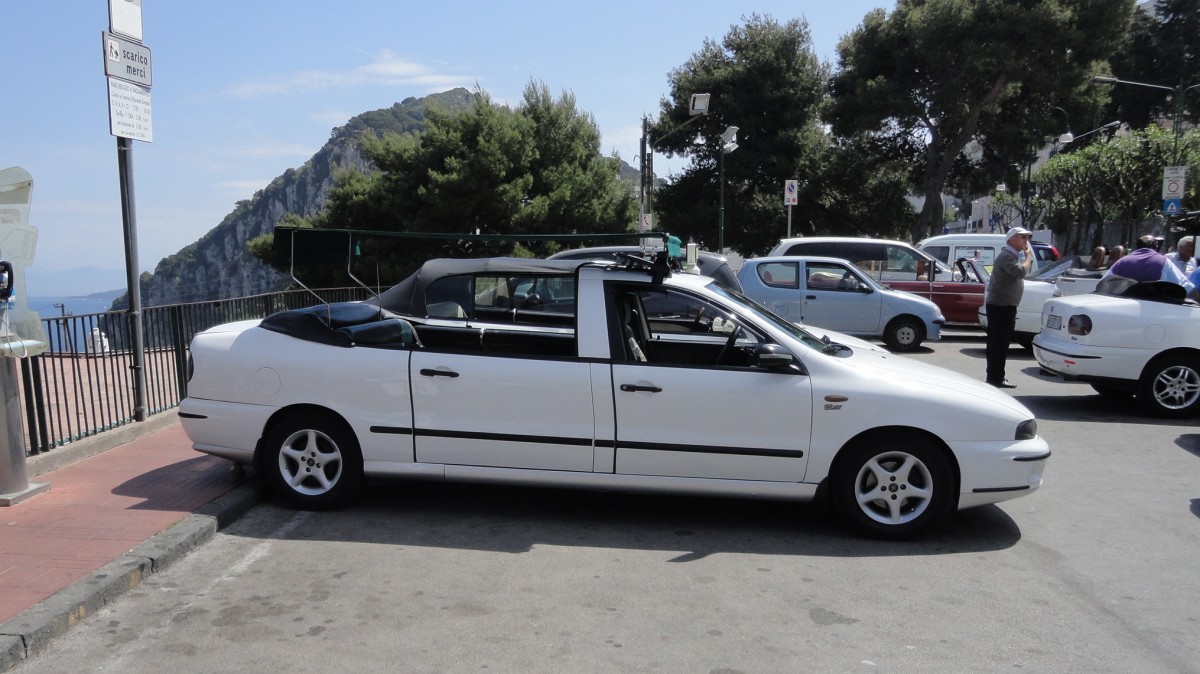 Capri-Taxi Fiat Marea JTD Landaulet im Mai 2011 in Capri