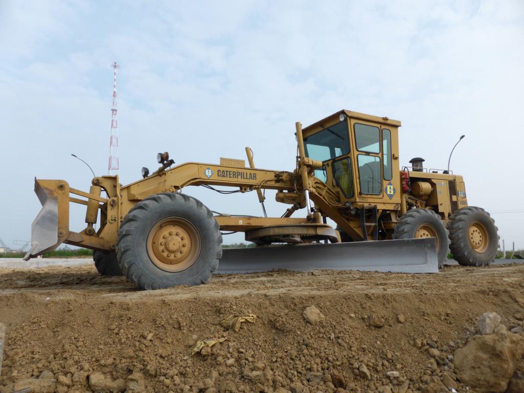 Caterpillar 140G eingesetzt beim Bau der Umgehungsstraße Junglinster (Lux.), 24.05.2015