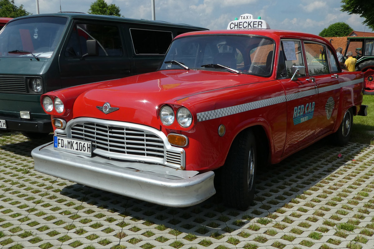 Checker Taxi, Bj. 1960, gesehen beim Oldtimertreffen in Fulda-Harmerz  