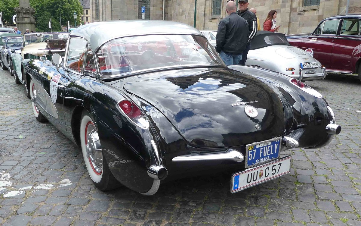 =Chevrolet Corvette C 1 fuel injection, Bj. 1957, steht in Fulda anl. der SACHS-FRANKEN-CLASSIC im Juni 2019