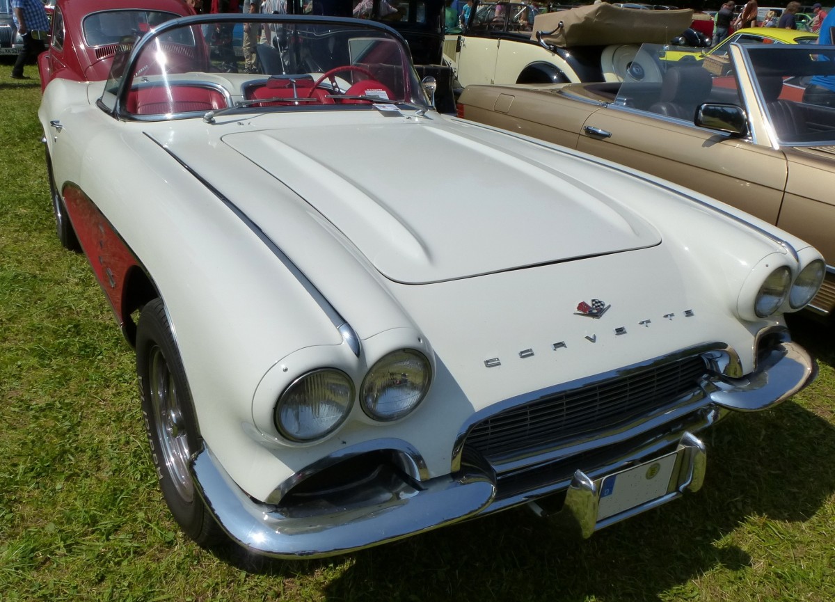 Chevrolet Corvette C1, diese Ausfhrung wurde von 1961-62 gebaut, Tennenbronner Oldtimertreffen, Juli 2013
