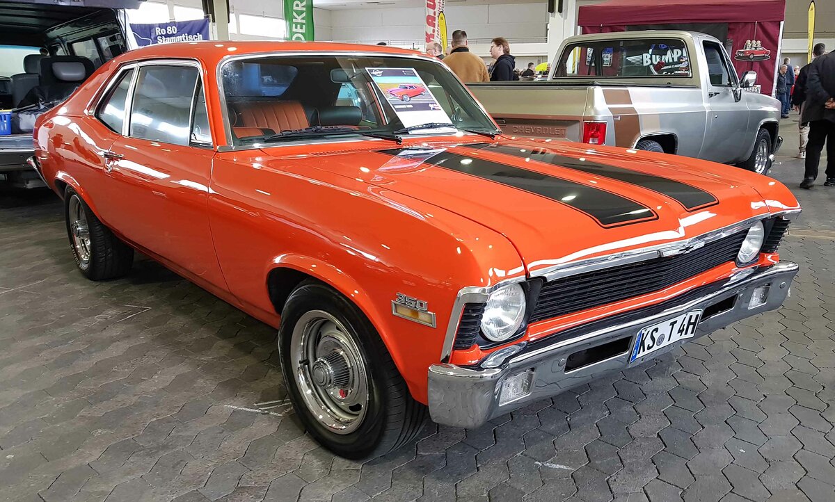 =Chevrolet Nova, Bj. 1972, 5700 ccm, 248 PS, steht in der Ausstellungshalle der Technorama 2023 in Kassel