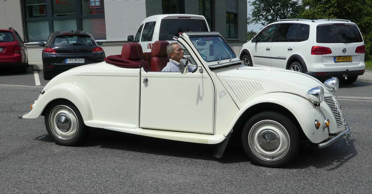 =Citroen 2 CV-Cabrio unterwegs in Bad Camberg im Juni 2019