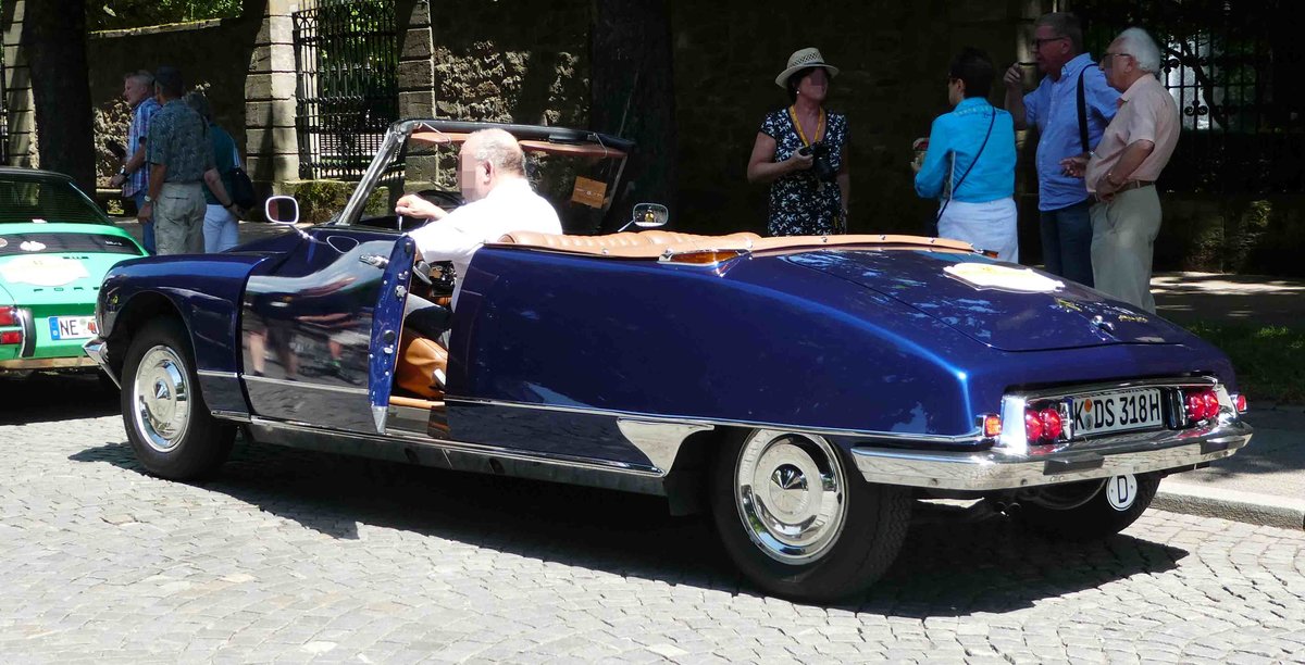 =Citroen DS 21 Cabrio, 109 PS, Bj. 1967, steht in Fulda anl. der ADAC Deutschland Klassik 2017, Juli 2017