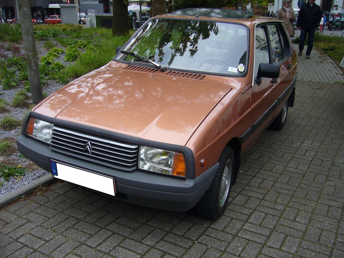 Citroen Visa. 1978 - 1988. Hier wurde ein Visa nach dem Facelift von 1981 abgelichtet. Der Wagen war mit etlichen Benzin- und Dieselmotoren lieferbar. Oldtimertreffen Essen-Kettwig am 01.052018.