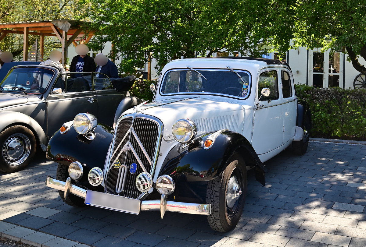 Citro�n Traction Avant, am 1.5.2026 auf dem Show / Parkplatz des Fr�hlingserwachen der Oldtimerfreunde Grenzland, Loherhof Geilenkirchen