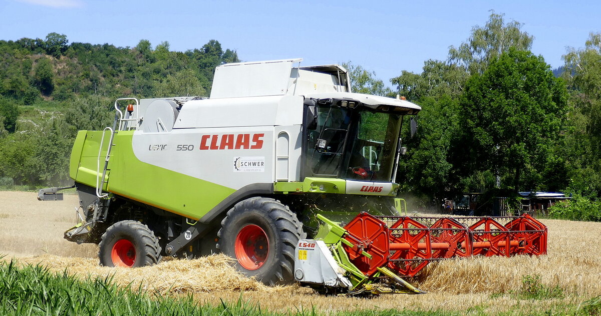 Claas Lexion 550, M�hdrescher bei der Getreideernte im Breisgau, Juli 2026