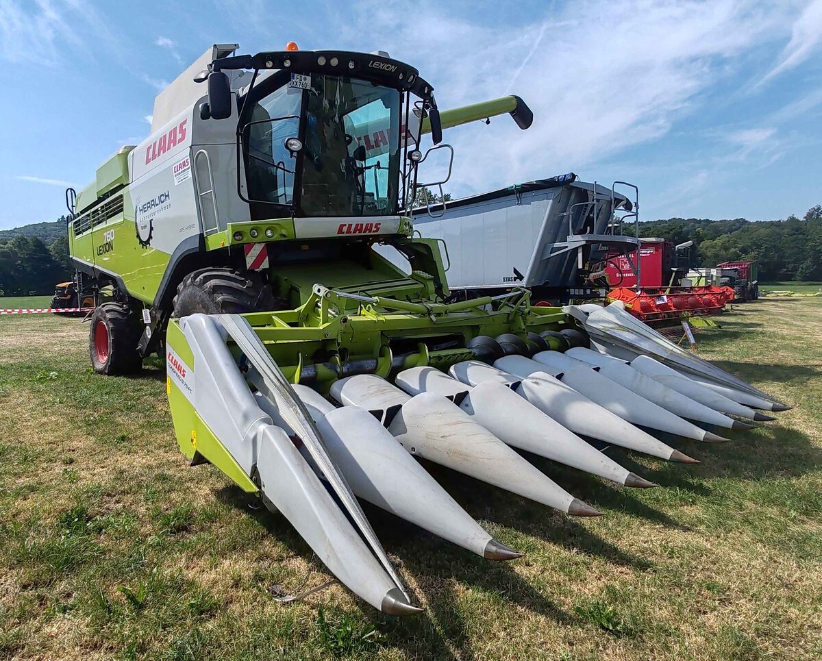 =Claas Lexion 760 mit Schneidwerk f�r die Maisernte, ausgestellt beim Firmengeburtstag:  66 Jahre Lohnunternehmen HERRLICH  aus Langenbieber, 06-2026