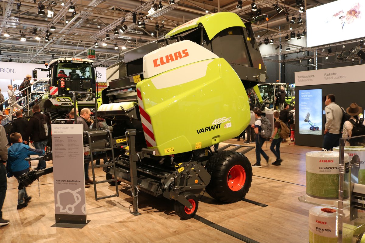 Claas Variant 485 am 16.11.19 auf der Agritechnica in Hannover