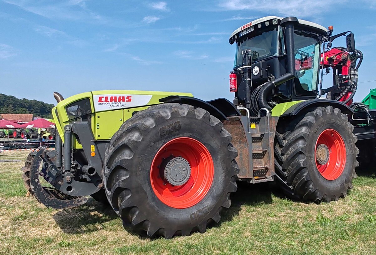 =Claas Xerion 3800 Trac VC, gesehen beim Firmengeburtstag:  66 Jahre Lohnunternehmen HERRLICH  aus Langenbieber, 06-2026