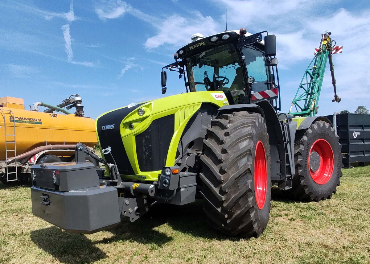 =Claas Xerion 4200, gesehen beim Firmengeburtstag:  66 Jahre Lohnunternehmen HERRLICH  aus Langenbieber, 06-2026