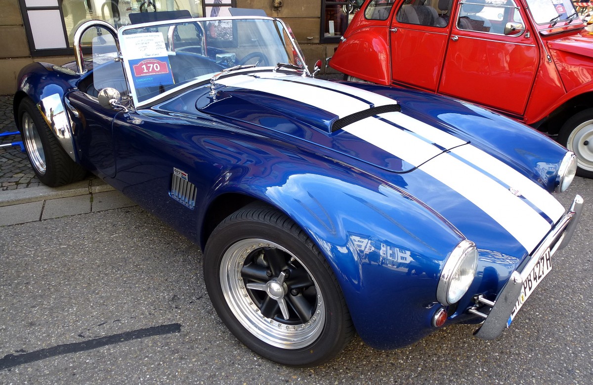Cobra, 8-Zyl.V-Motor mit 5734ccm und 420PS, ausgestellt zum Waldkircher Sonntag, Juli 2014