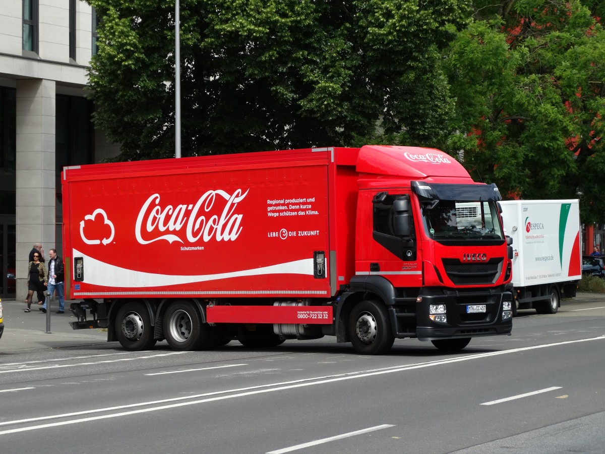 Coca Cola IVECO LKW am 28.05.15 in Wiesbaden 
