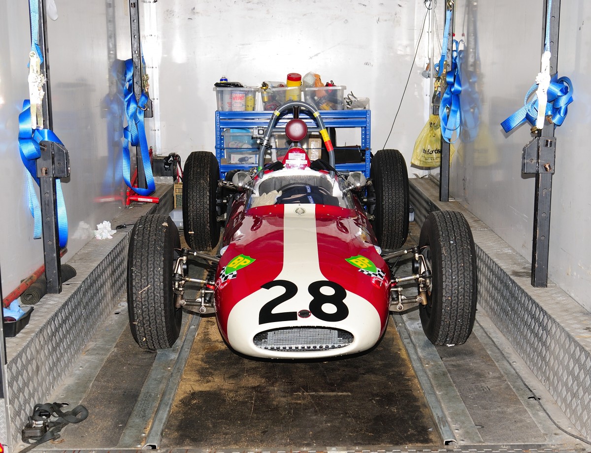 COOPER ALFA T56/59, Bj.1962, 1500ccm in seiner Transportbox, gesehen bei Rundgang im Fahrerlager wärend der 6h Classic Spa Francorchamps am 19.9.2015