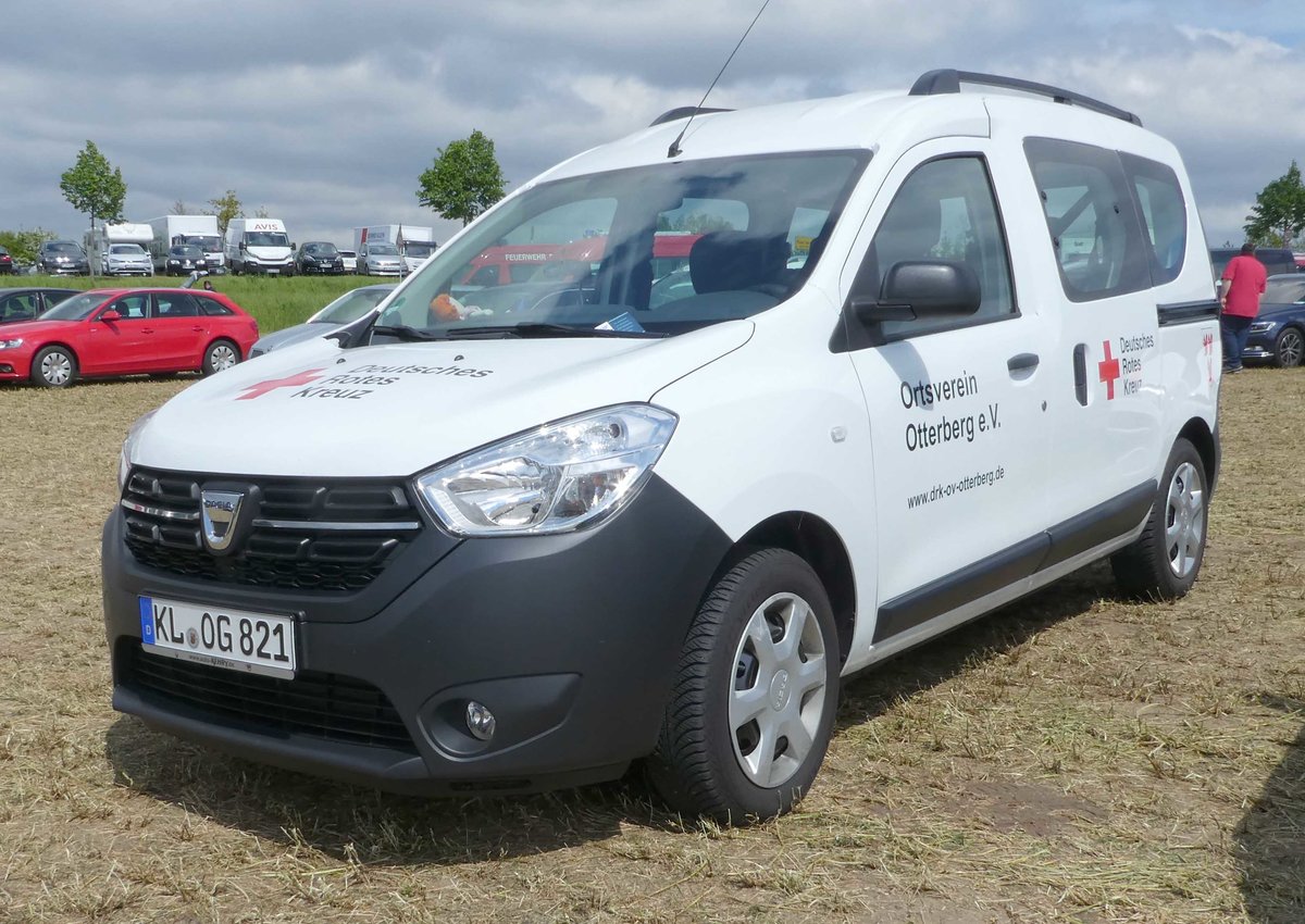 =Dacia vom DRK OV OTTERBERG, abgestellt auf dem Besucherparkplatz der Rettmobil 2019 in Fulda, 05-2019