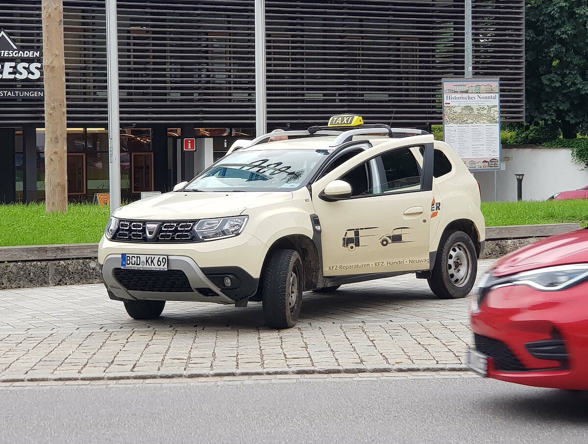 Dacia Duster-Taxi unterwegs in Berchtesgaden im Juni 2022