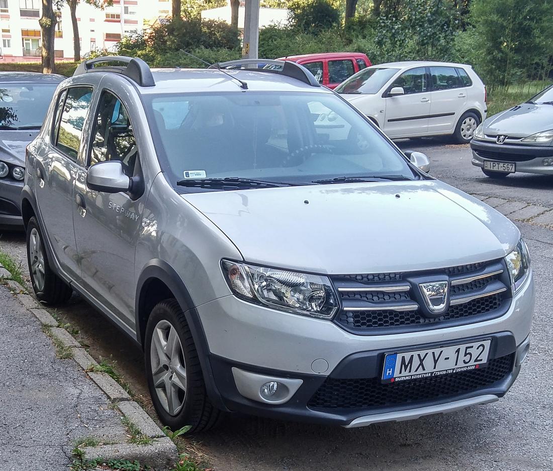 Dacia Sandero Stepway fotografiert in Pécs (HU), August, 2019.