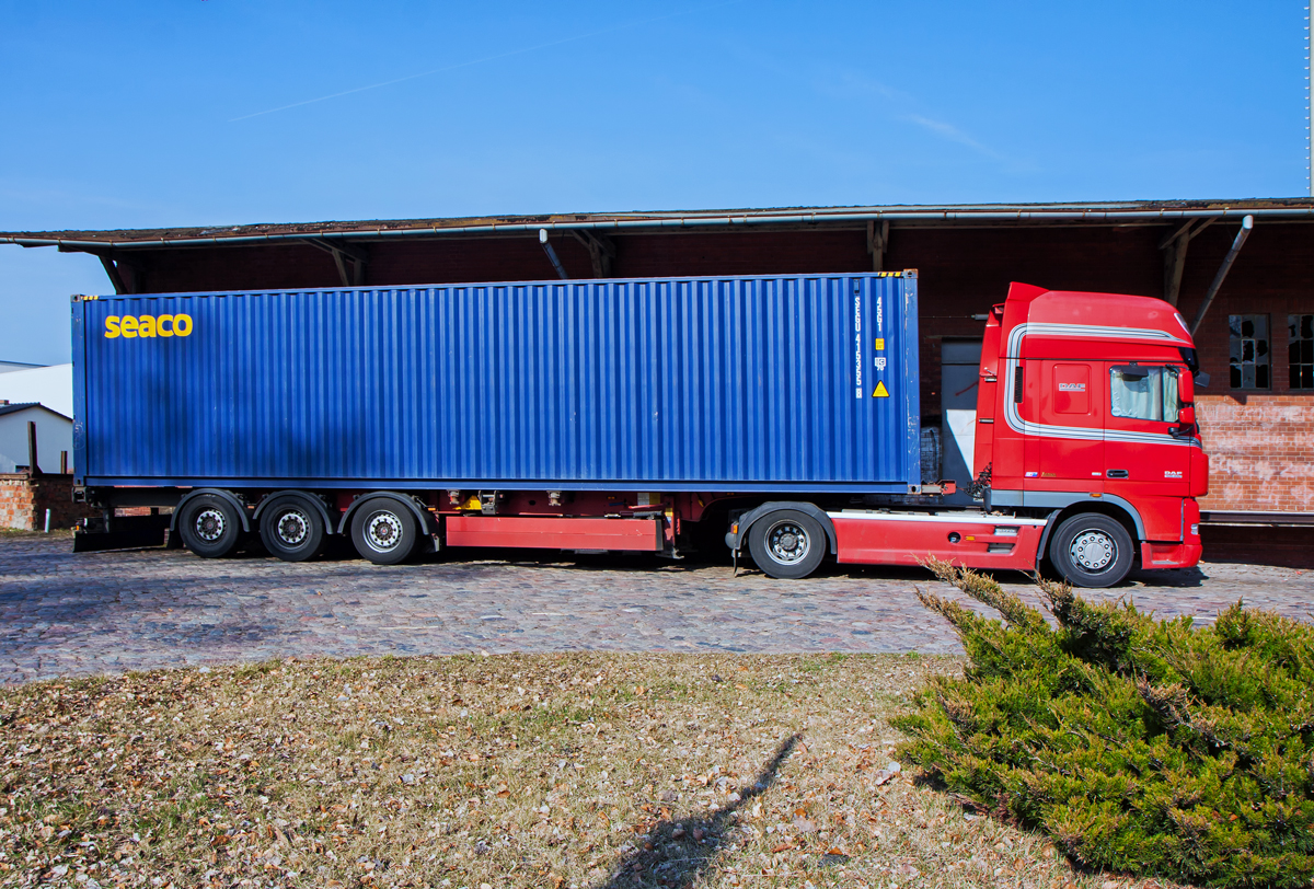 DAF XF 105 460 Containerauflieger. - 09.03.2014