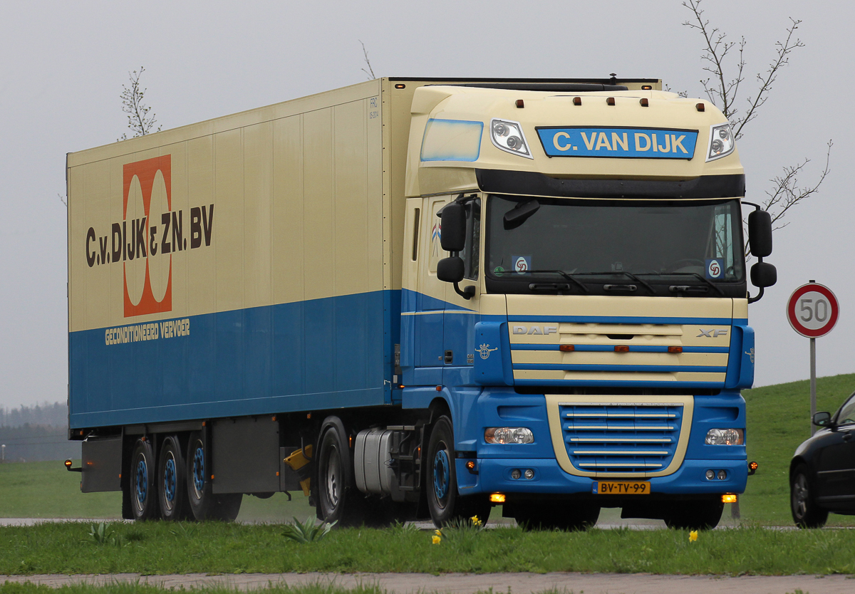 DAF XF 105.460  C. van Dijk  aus den Niederlanden unterwegs in Crailsheim, 19.04.2013