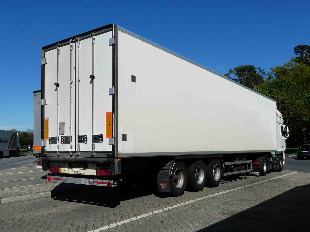 =DAF XF rastet im Mai 2017 an der A 3