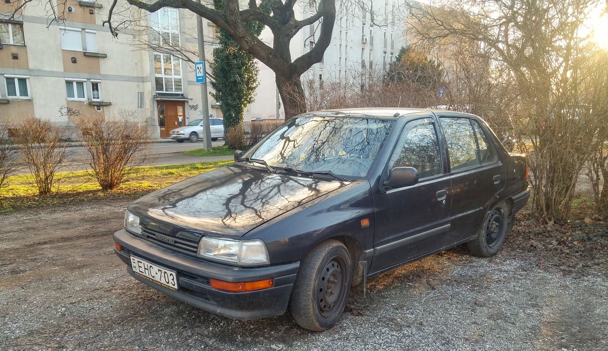 Daihatsu Charade Sedan aus 1994. Foto: 02.2021.