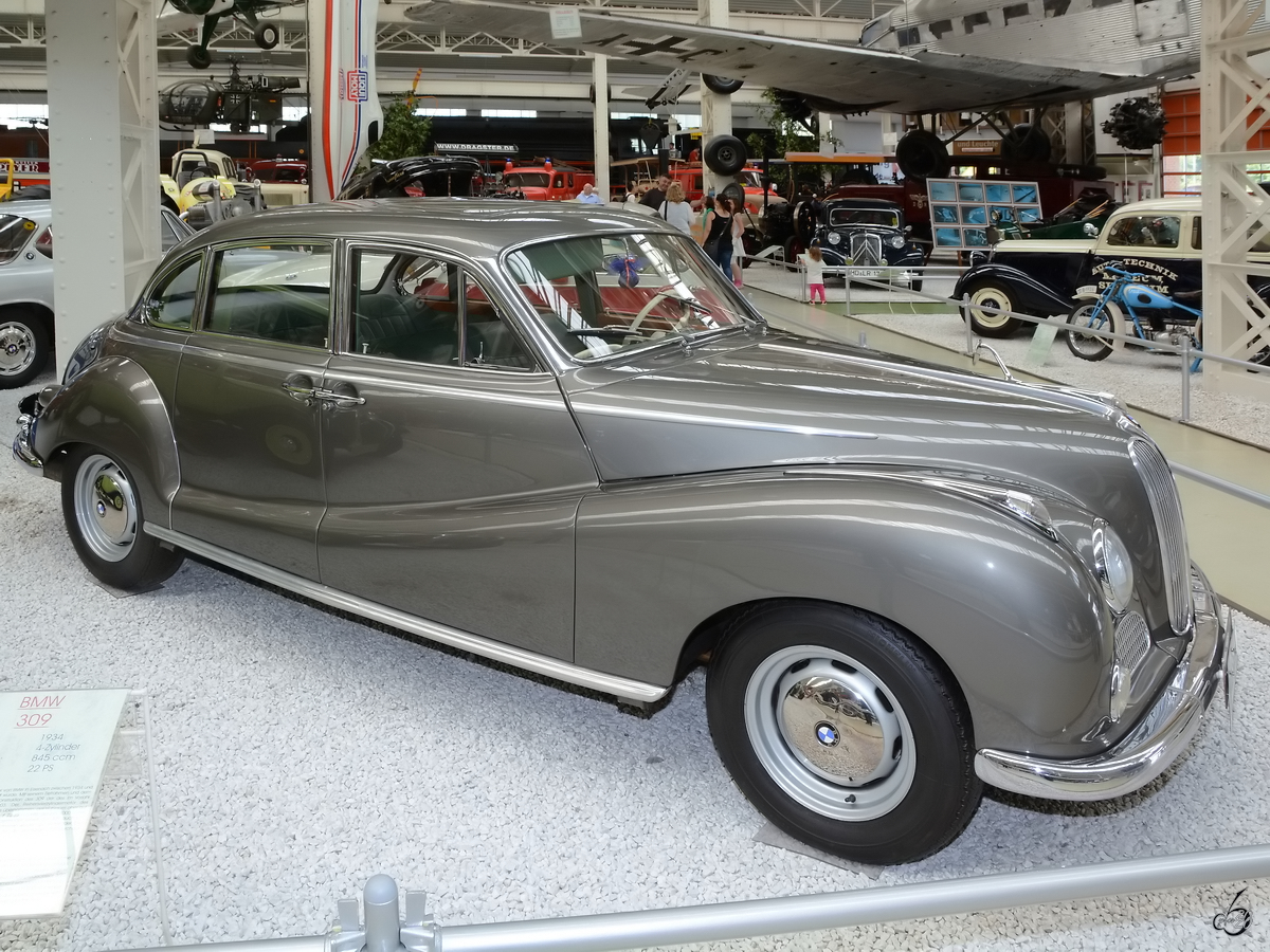 Das BMW 3.2 Super von 1960, auch als Barockengel bekannt, stand Mitte Mai 2014 im Technik-Museum Speyer.