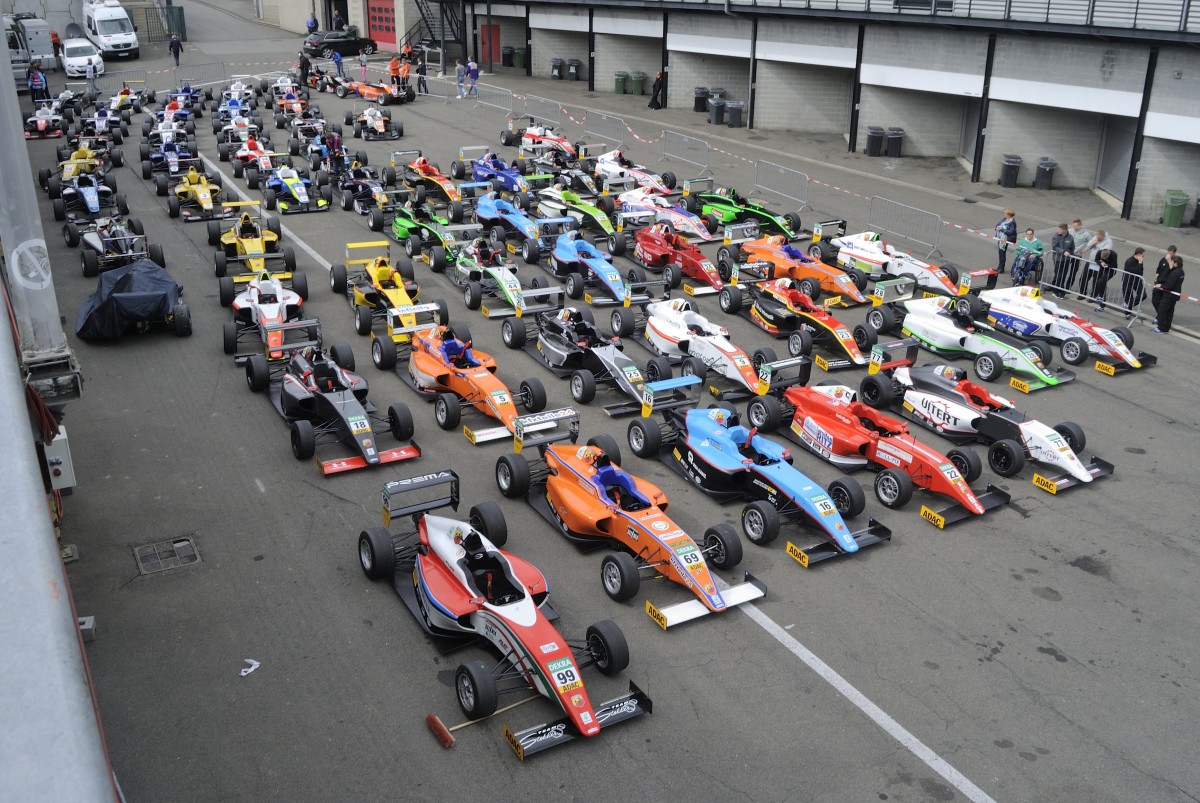 Das Feld der ADAC Formel 4, nach dem 1.Lauf am 20.6.2015 in Spa Francorchamps
