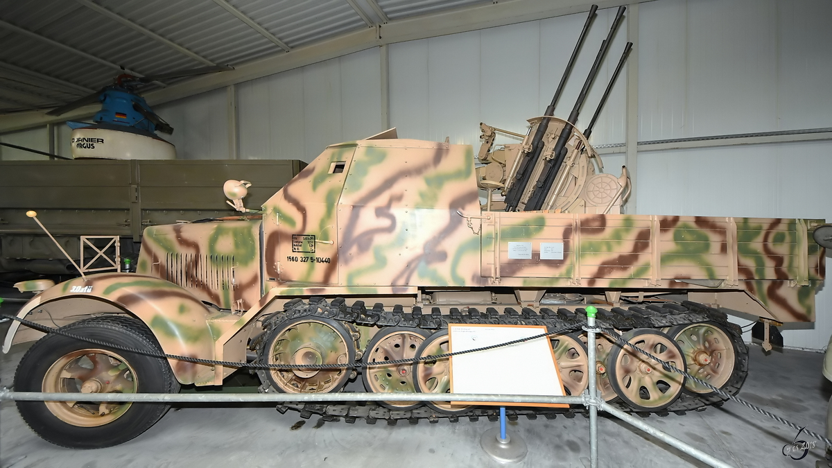 Das Sd.Kfz. 7/1 ist eine Selbstfahrlafette mit einem 2-cm-Flakvierling 38 auf Fahrgestell Zugkraftwagen 8t. (Wehrtechnische Studiensammlung Koblenz, August 2018)