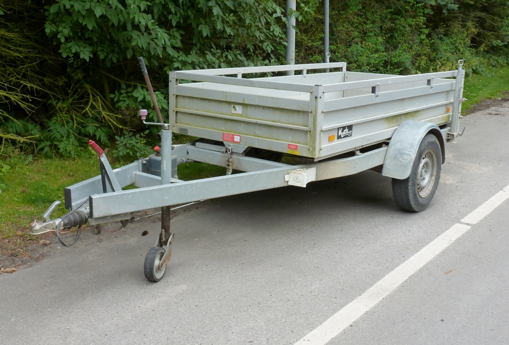 Deichselansicht eines  KOCH Transportanhngers mit Kippfunktion Hydraulisch auf der Insel Fhr am 12,07,2013



 
