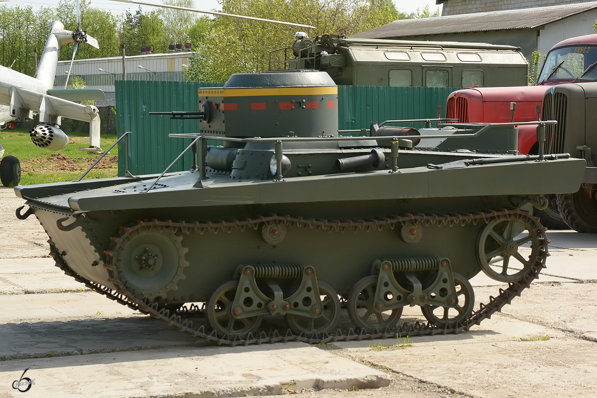 Der amphibische leichte Spähpanzer T-38 im Technikmuseum Vadim Zadorozhny (Moskau, Mai 2016)