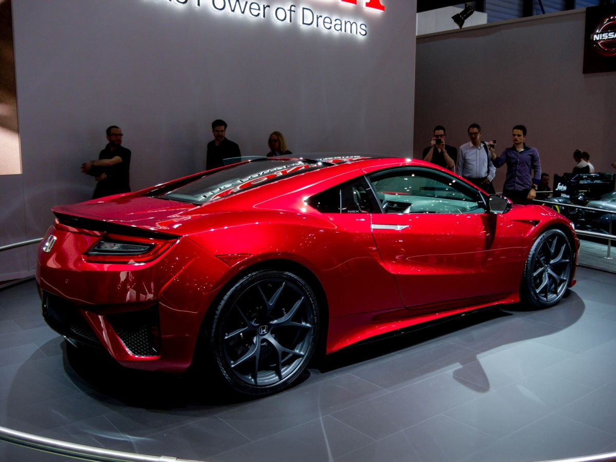Der neue Honda NSX (Rückansicht), gesehen auf dem Autosalon Genf 2015.
