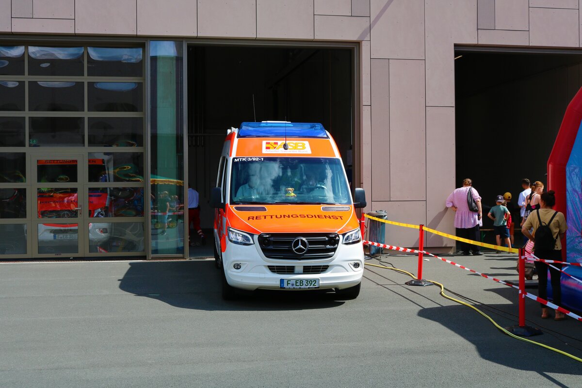 Der neue Mercedes Benz Sprinter KTW des ASB Eschborn am 11.06.22 in Eschborn beim der offenen Tür der Feuerwehr
