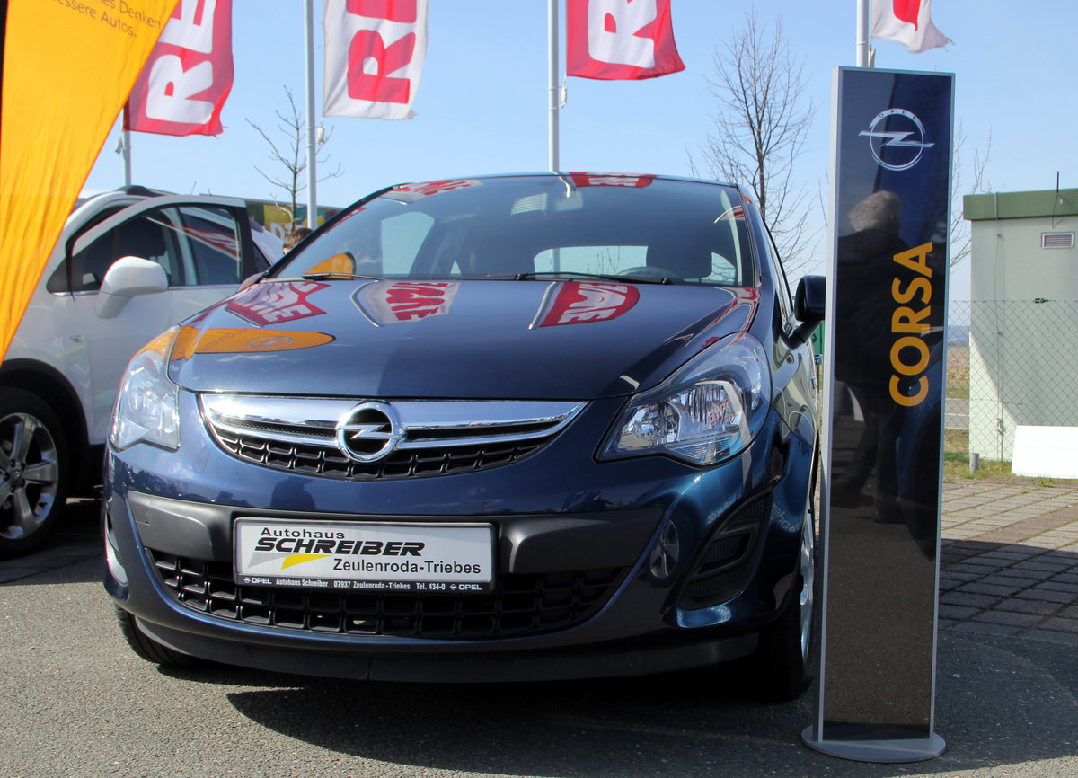 Der neue Opel Corsa war zusehn beim 2. Autofrühling im Gewerbepark Langenwolschendorf. Foto 26.03.16