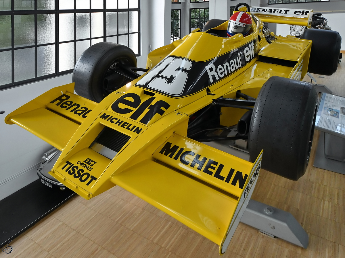 Der Renault RS01-2 aus dem Jahr 1977 war der erste Formel-1-Rennwagen mit Turbolader. (Verkehrszentrum des Deutschen Museums München, August 2020)