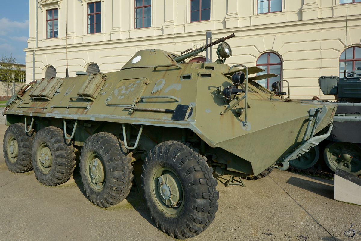 Der Schützenpanzerwagen BTR-60PB der NVA im Militärhistorischen Museum der Bundeswehr. (Dresden, April 2017)