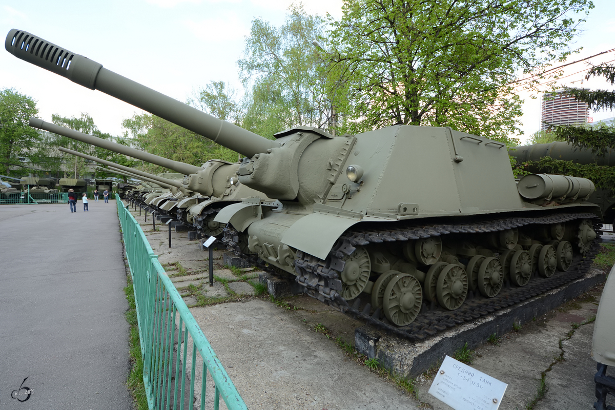 Der schwere Jagdpanzer ISU-152 im Zentralmuseum der russischen Streitkräfte (Moskau, Mai 2016)