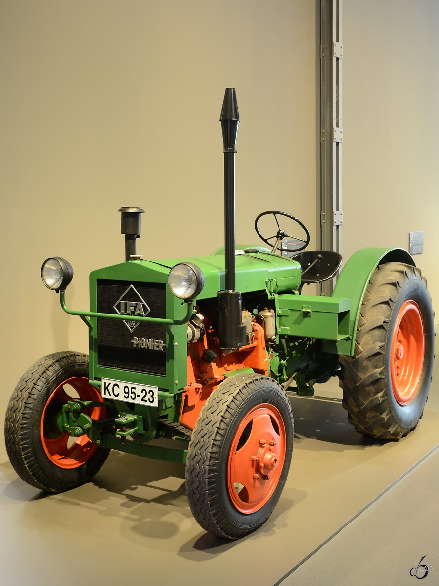 Der Traktor RS01  Pionier  wurde anfangs im VEB HORCH Kraftfahrzeug- und Motorenwerke Zwickau produziert. (August Horch Museum Zwickau, August 2018)