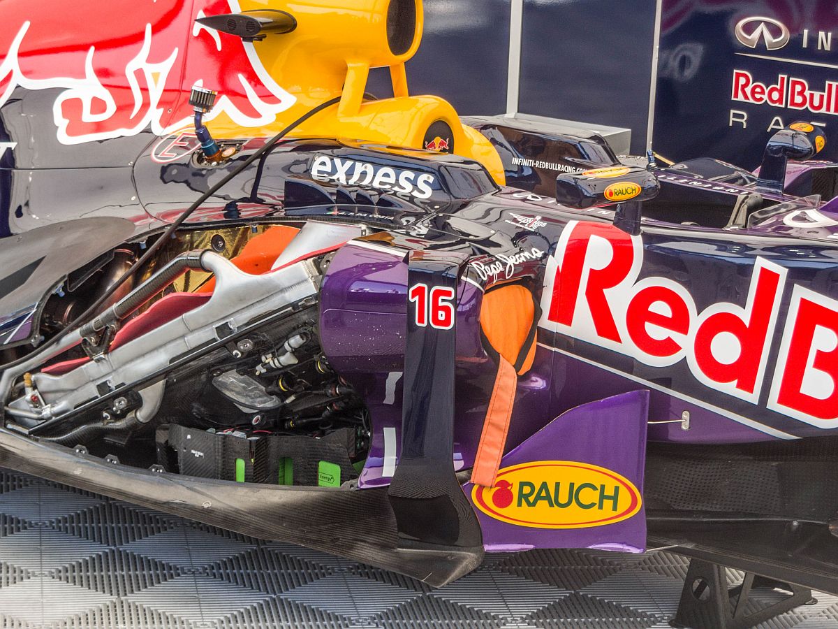 Detailaufnahme von einem 2012er RBR F-1 Auto. Aufnahmezeit: 13.06.2015, World Series by Renault.