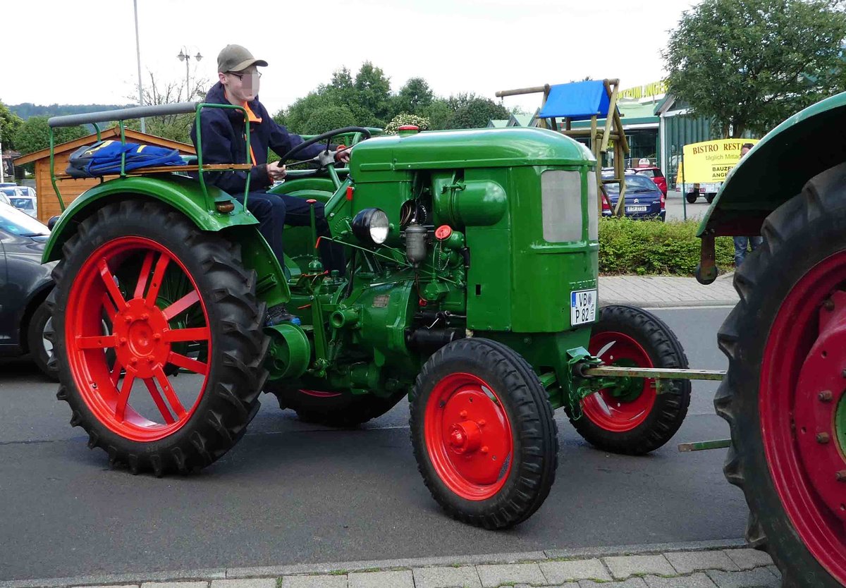 =Deutz besucht die Traktorenausstellung  Ahle Bulldogge us Angeschbach oh Lannehuse  in Angersbach im Juni 2018