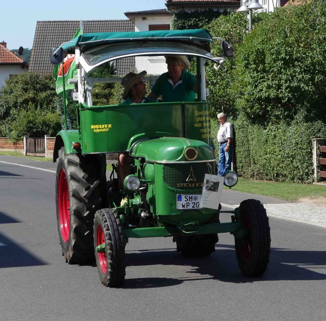 Deutz D 40 S, unterwegs in Pferdsdorf anl. der 2015er Oldtimerveranstaltung im August