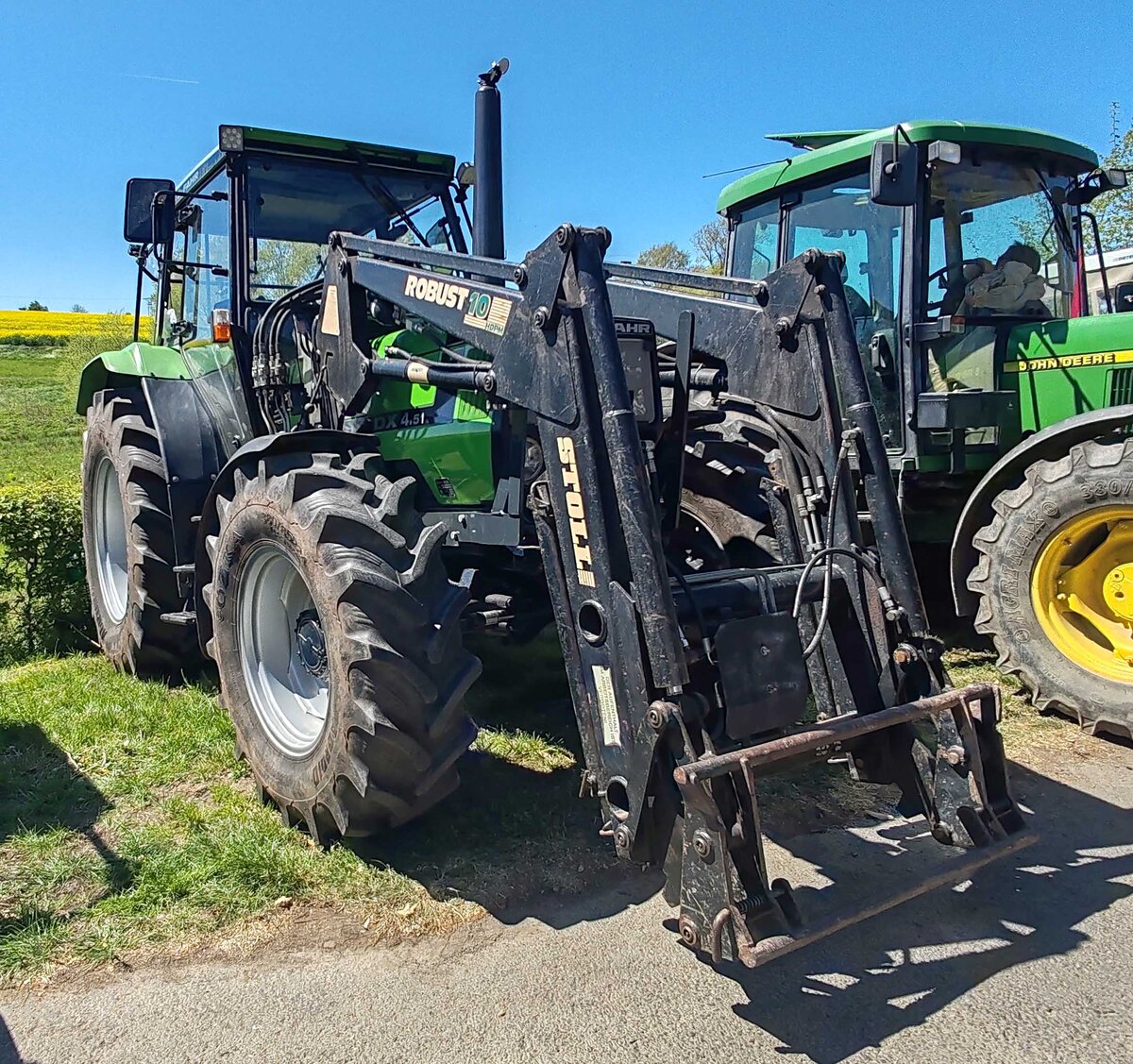 =Deutz DX 4.5 ausgestellt bei der Oldtimerschau in Wasenberg, 05-2025