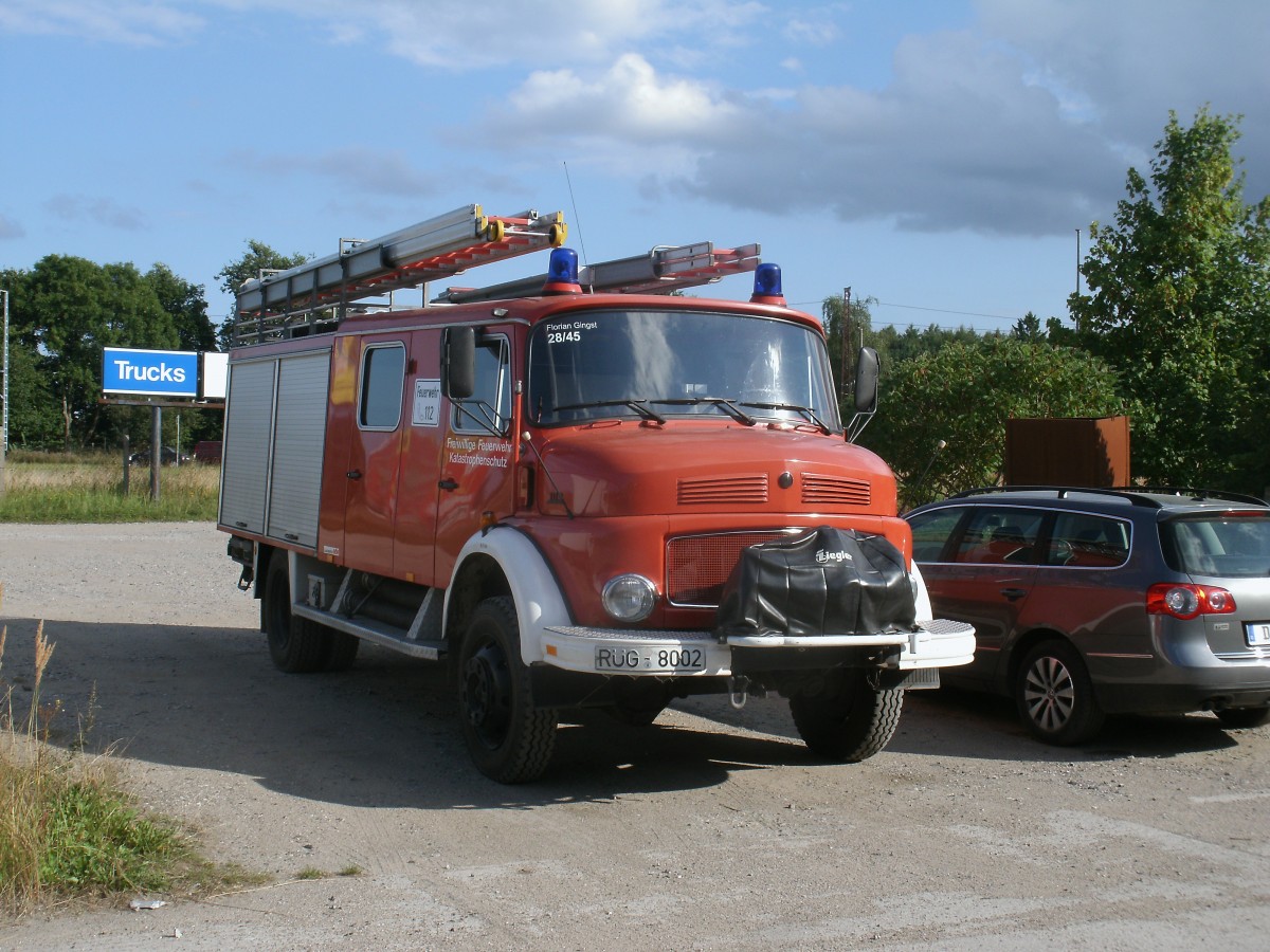 Die Gingster Feuerwehr mit ihren Mercedes Lschfahrzeug,am 28.August 2013,in Samtens. 