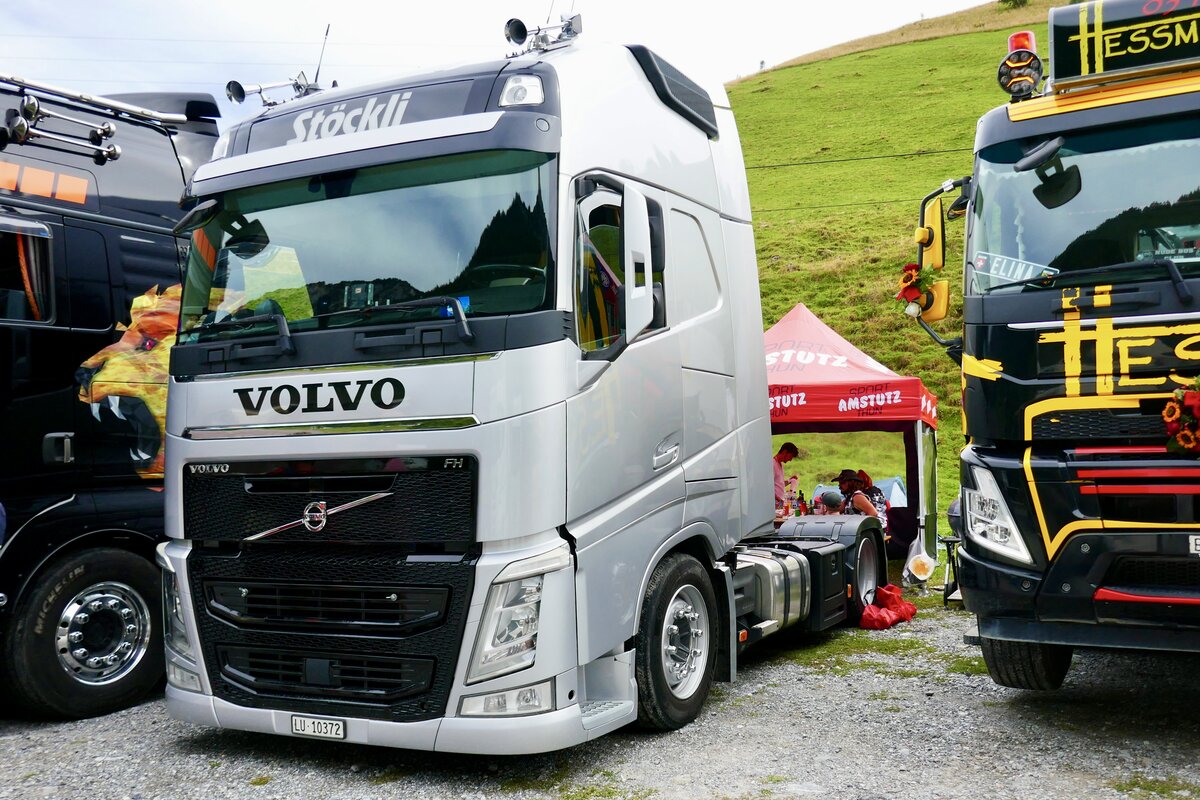 Die Volvo Zugmaschine von St�ckli am 29.8.26 beim Diemtigtaler Truck Treff.