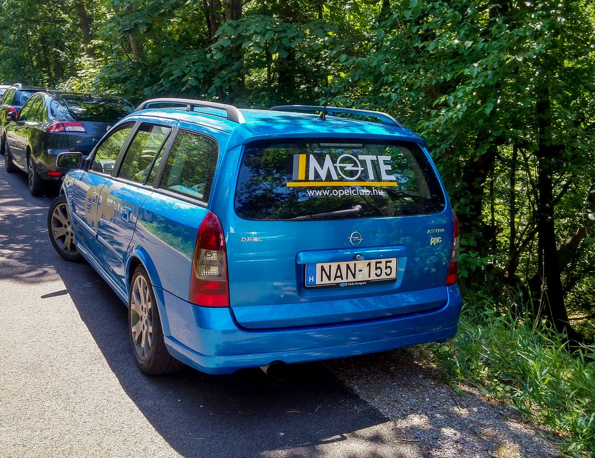 Diesen  Adren Blau  Opel Astra G OPC Caravan habe ich in Juni 2021 fotografiert.